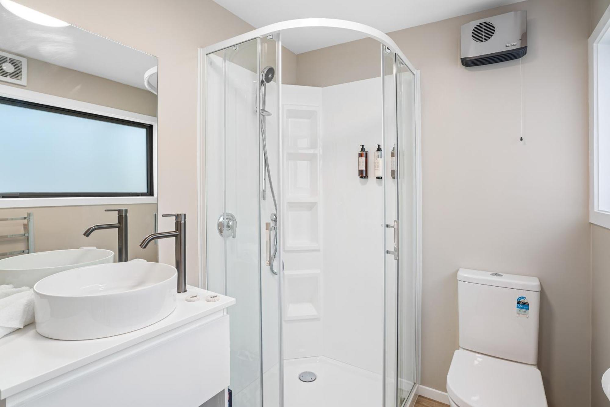 Central Location - 2 Bedroom Aptmt With Lake View Queenstown Buitenkant foto